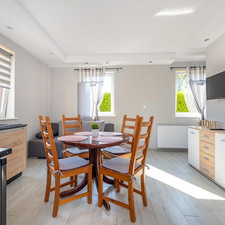 Przyjazna Osada - Domki I Apartamenty Дарлово Екстер'єр фото