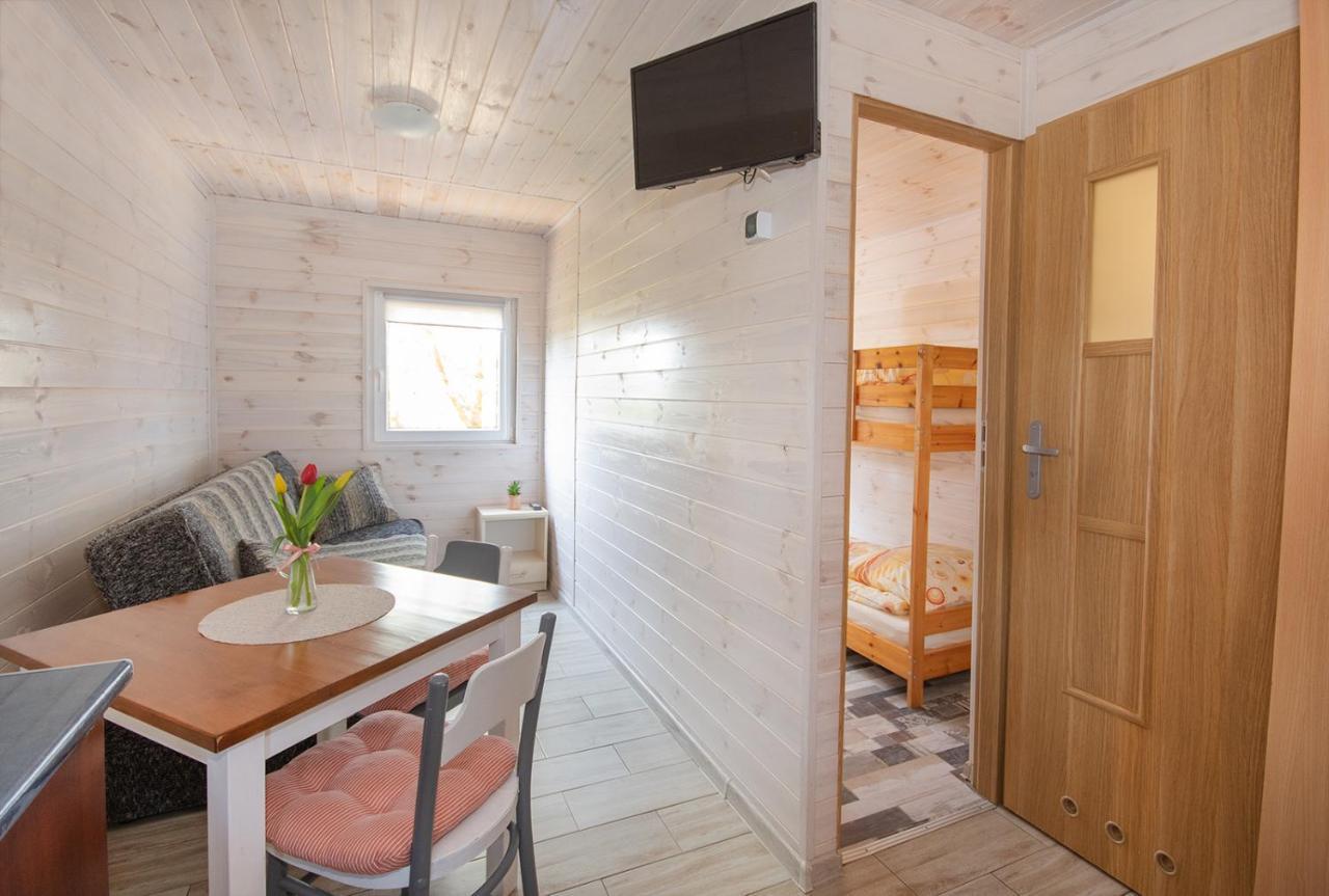 Przyjazna Osada - Domki I Apartamenty Дарлово Екстер'єр фото